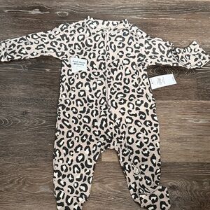 Old Navy Leopard-Print Zip Footie - Beige and Black